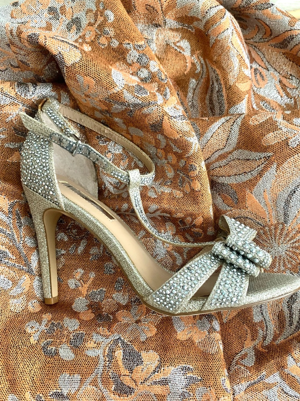INC Rhinestone Silver Bow Crystal Embellished High Heels - Picture 4 of 12